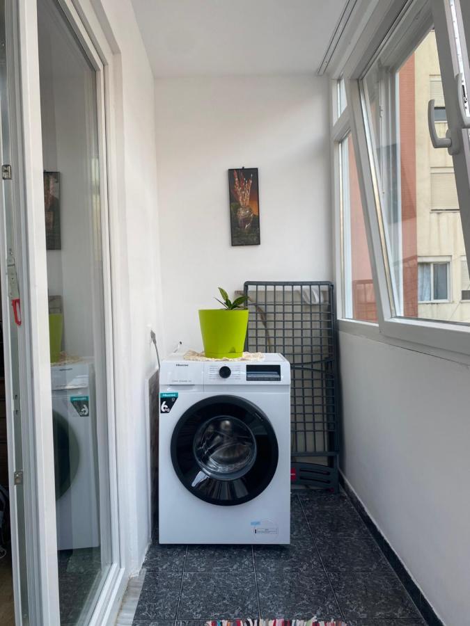 Central Welcoming Apartment In 地拉那 外观 照片