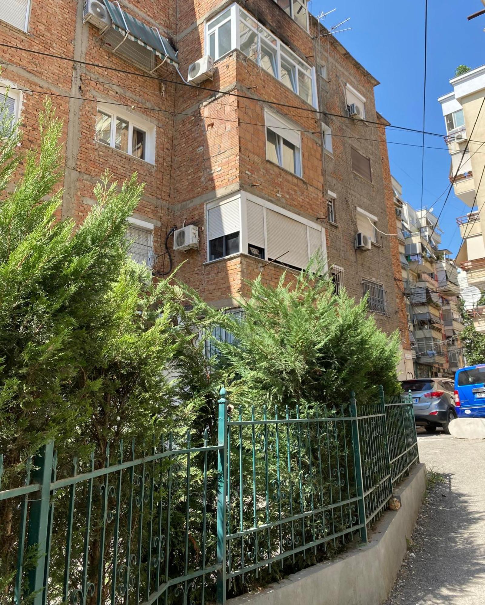 Central Welcoming Apartment In 地拉那 外观 照片